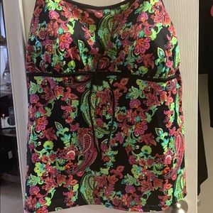 BNWOT Paisley & Black A Shore Fit Tankini Top
